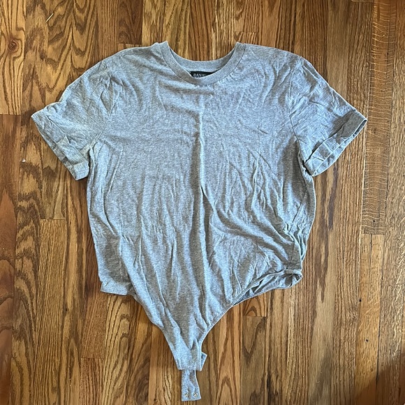 WeWoreWhat Gray T Shirt Bodysuit - Picture 1 of 3